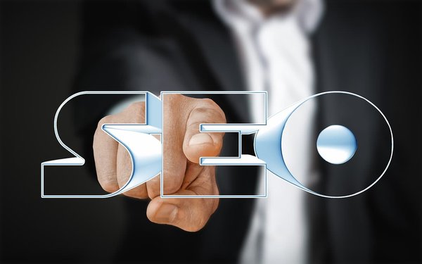 Quels sont les avantages de faire appel à un consultant SEO externe ?